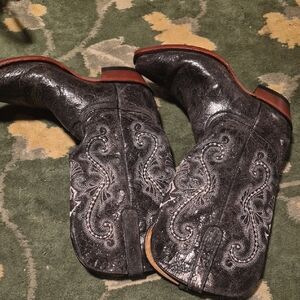 Ferrini Black Ankle Boots with Intricate Design